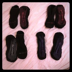 Lot of 4 pairs of pure barre sticky socks